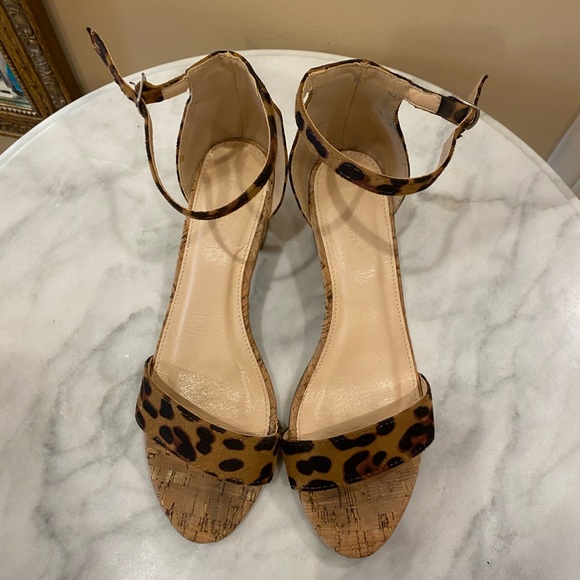 Lov Mark cheetah sandal size 9 - Picture 3 of 7